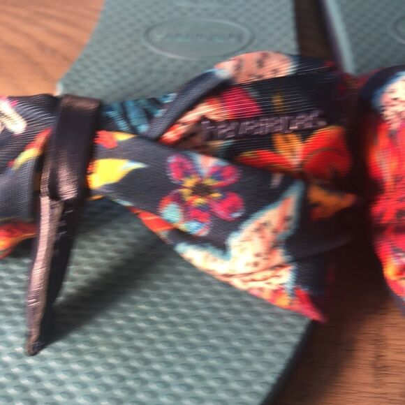 Havaianas’ Logo Floral Sandals 🩴 Comfort 4” Wide Footbed and Slip Proof Soles - Picture 8 of 17